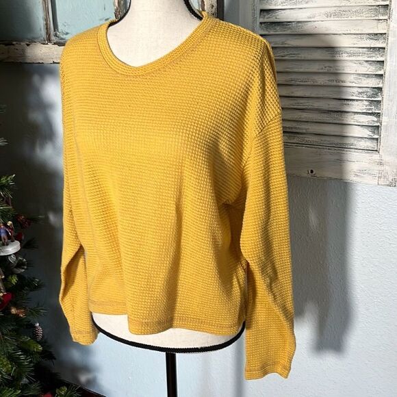 Cute Yellow Knit Sweeter by Stargazer - Picture 2 of 8
